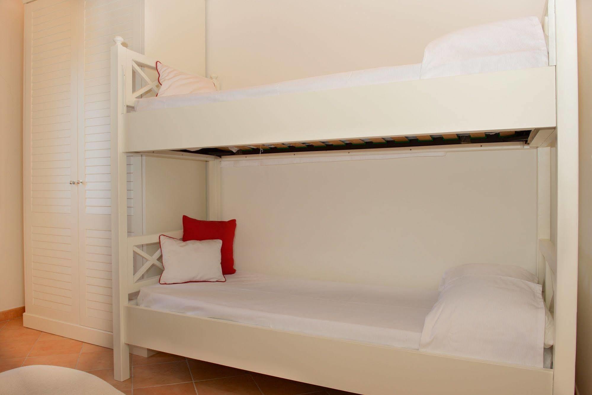 Appartamento Li Casi Bianchi San Teodoro  Esterno foto